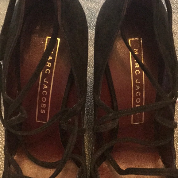 Marc Jacobs NWT REAL LEATHER SUEDE Carrie Ghillie black STRAPPY PUMPS 3… - Picture 9 of 9
